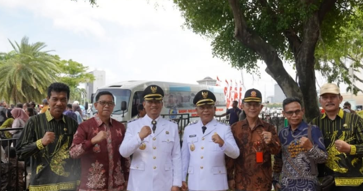 Bupati dan Wakil Bupati Sukamara Resmi Dilantik oleh Presiden RI di Istana Negara Bupati dan Wakil Bupati Sukamara Resmi Dilantik oleh Presiden RI di Istana Negara