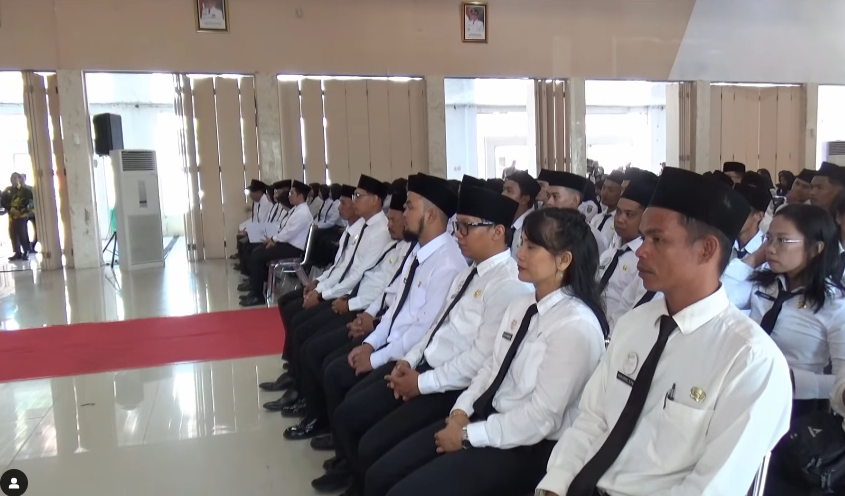 Bupati Sukamara Lantik 185 PPPK dan 24 CPNS: Awal Baru untuk Pelayanan Publik yang Lebih Baik Bupati Sukamara Lantik 185 PPPK dan 24 CPNS: Awal Baru untuk Pelayanan Publik yang Lebih Baik