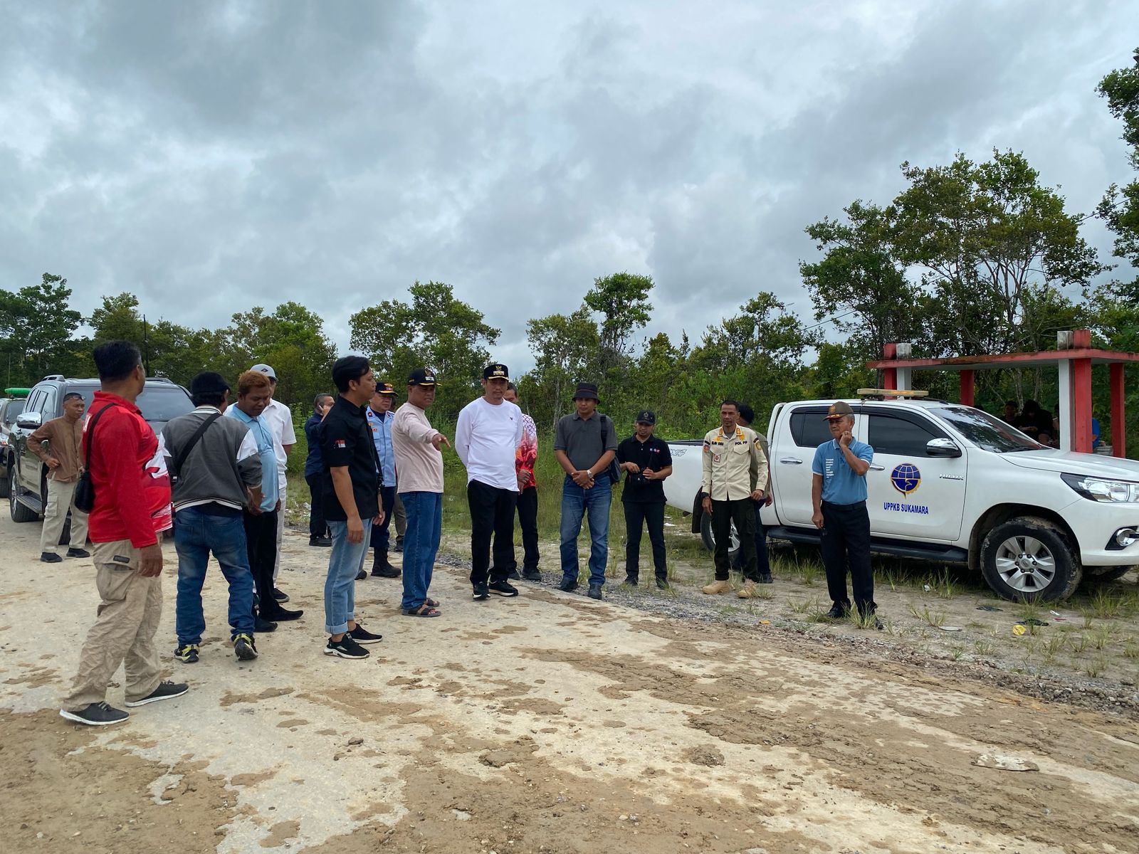Bupati Sukamara Tinjau Perbaikan Jalan Kartamulia: Sinergi Pemda dan PT Sungai Rangit Sambut Arus Mudik Lebaran Bupati Sukamara Tinjau Perbaikan Jalan Kartamulia: Sinergi Pemda dan PT Sungai Rangit Sambut Arus Mudik Lebaran