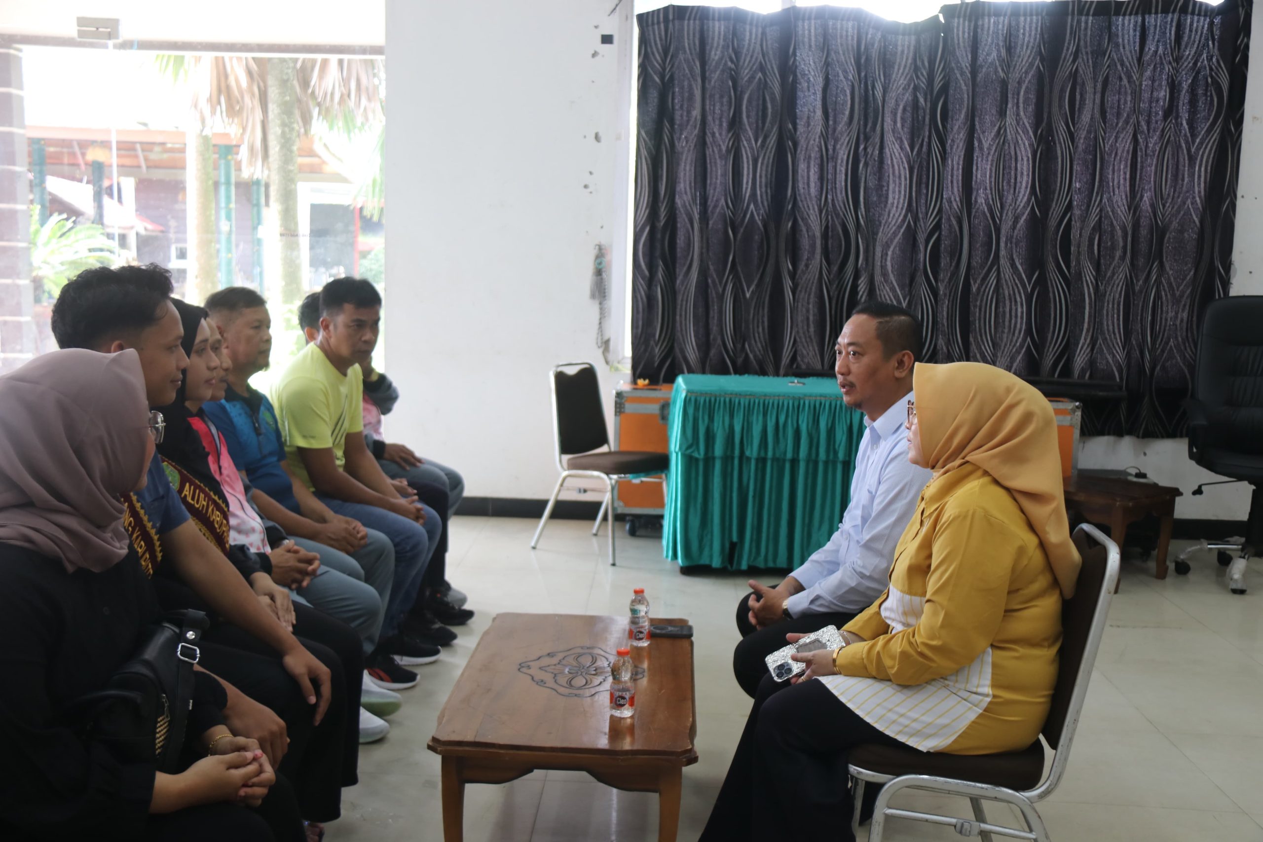 Bupati Sukamara Beri Arahan dan Sarapan Bersama Kontingen: Wujud Dukungan Penuh Pemda Bupati Sukamara Beri Arahan dan Sarapan Bersama Kontingen: Wujud Dukungan Penuh Pemda