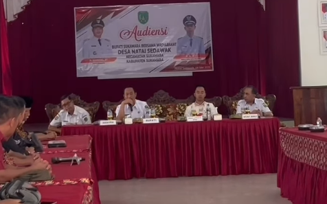 Bupati Sukamara Gelar Audiensi di Sedawak dan Kampung Padang, Dengarkan Aspirasi Warga Secara Langsung Bupati Sukamara Gelar Audiensi di Sedawak dan Kampung Padang, Dengarkan Aspirasi Warga Secara Langsung
