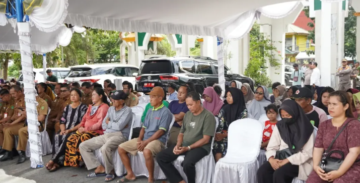 Pemkab Sukamara Gelar Pasar Murah Jelang Idulfitri, 1.800 Paket Disalurkan ke Warga Pemkab Sukamara Gelar Pasar Murah Jelang Idulfitri, 1.800 Paket Disalurkan ke Warga