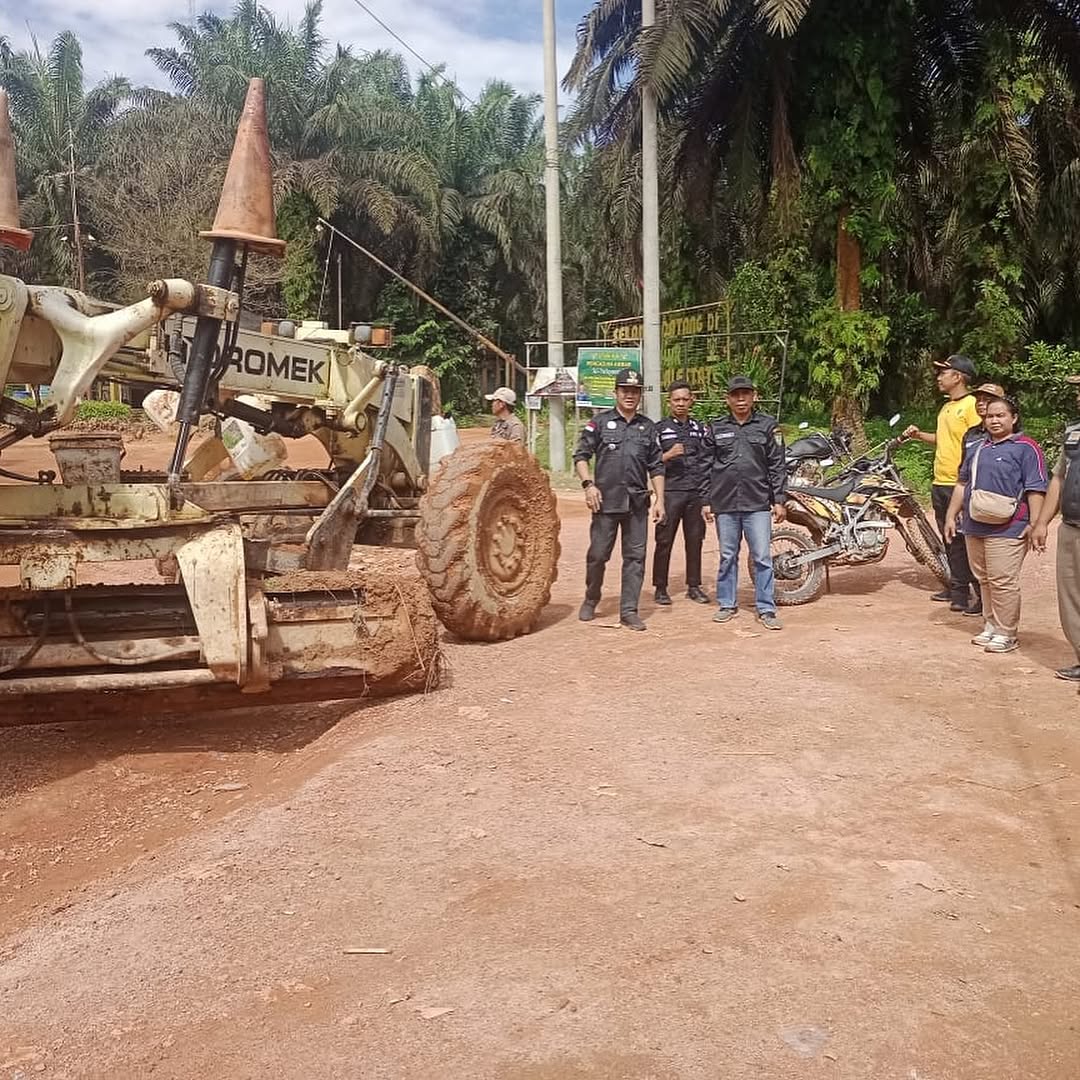 Pemkab Sukamara Gandeng Perusahaan Perbaiki Jalan Rusak di Balai Riam–Lamsar : Wujud Sinergi untuk Kelancaran Akses Warga