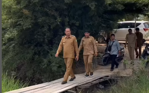 Bupati Sidak Tempat Hiburan Malam Tak Berizin: Tegaskan Penutupan dan Ancam Proses Hukum Penjual Miras Ilegal Bupati Sidak Tempat Hiburan Malam Tak Berizin: Tegaskan Penutupan dan Ancam Proses Hukum Penjual Miras Ilegal