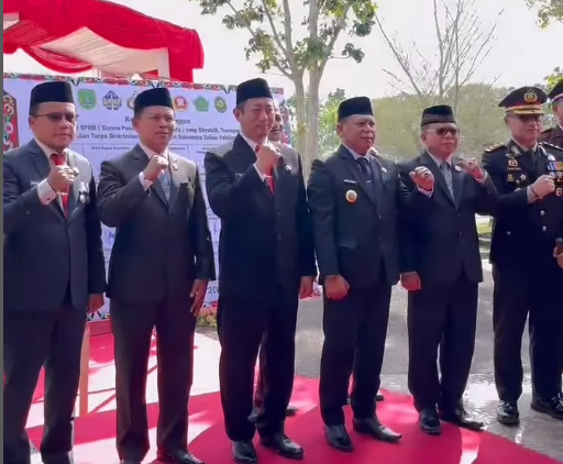 Peringatan Hardiknas dan Hari Otonomi Daerah 2025 di Sukamara: Bupati Tegaskan Komitmen Pemerintah terhadap Pendidikan dan Pembangunan Daerah
