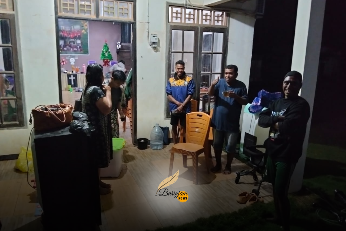 PMI Permata Kecubung Bergerak Cepat Evakuasi Warga Terdampak Banjir di Desa Sembikuan SP5 PMI Permata Kecubung Bergerak Cepat Evakuasi Warga Terdampak Banjir di Desa Sembikuan SP5