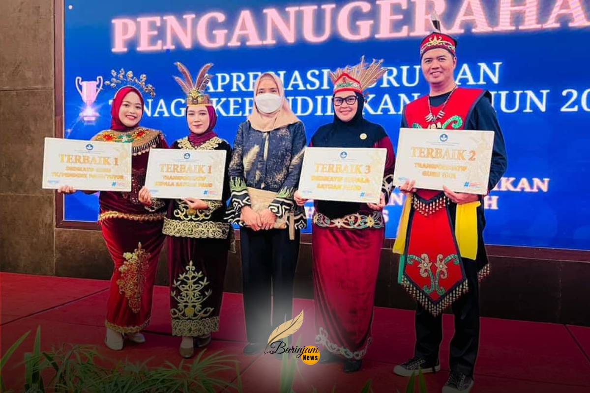 Guru dan Kepala PAUD Asal Sukamara Raih Penghargaan Apresiasi GTK Kalteng 2025 Guru dan Kepala PAUD Asal Sukamara Raih Penghargaan Apresiasi GTK Kalteng 2025